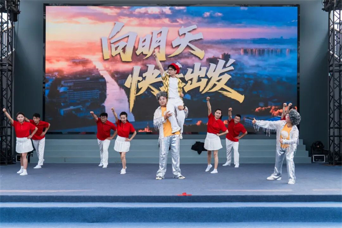 相伴七年，奔赴下一程崭新日常
