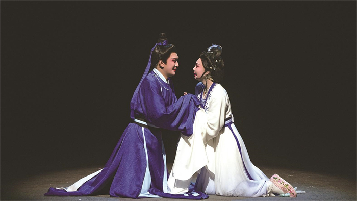 青春锡剧《香罗记》登台首演